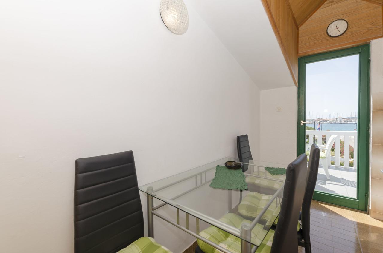 Apartments Olivera Rogoznica  Luaran gambar